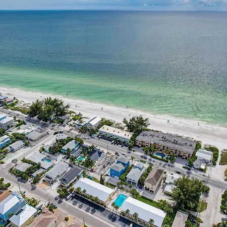 Sea Site Retreat Unit B! Great Attractions Nearby! Short Walk To The Beach!
